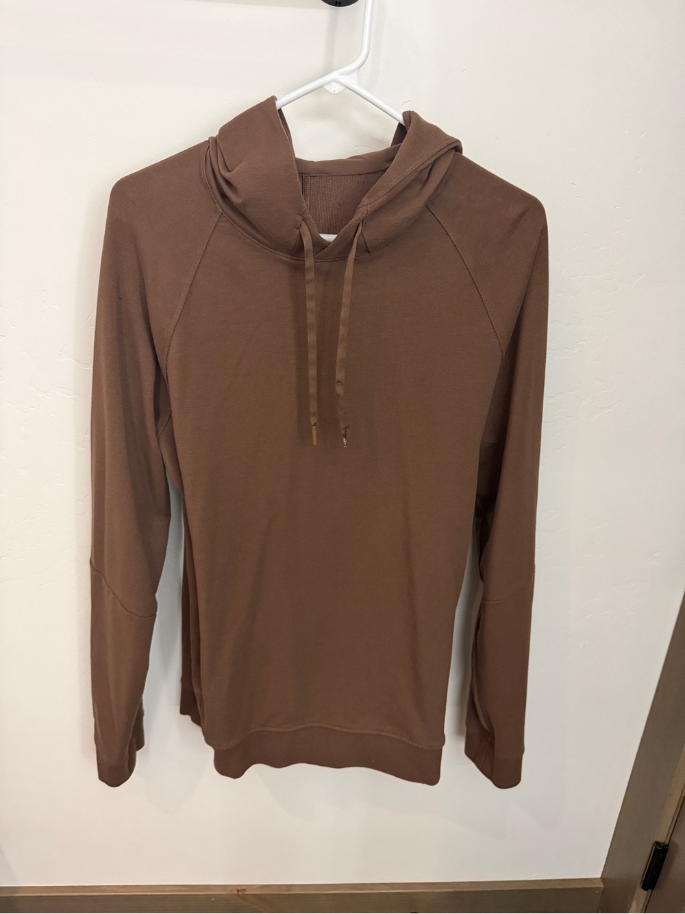 Men's Brown Lightweight Hooded Long-Sleeve Shirt Lululemon